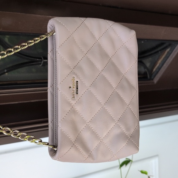 Kate Spade Quilted Leather Gray Crossbody With Gold Hardware. EUC - Picture 2 of 11